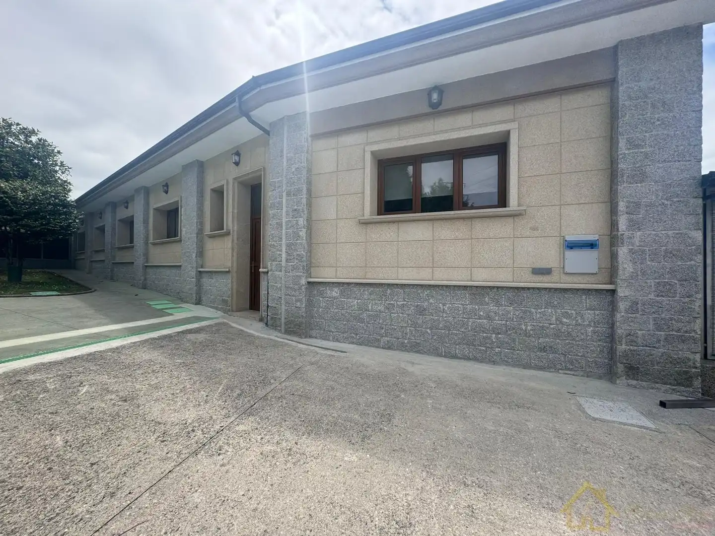 Außenansicht von Wohnungen zur Miete in Lugo mit Heizung und Möbliert