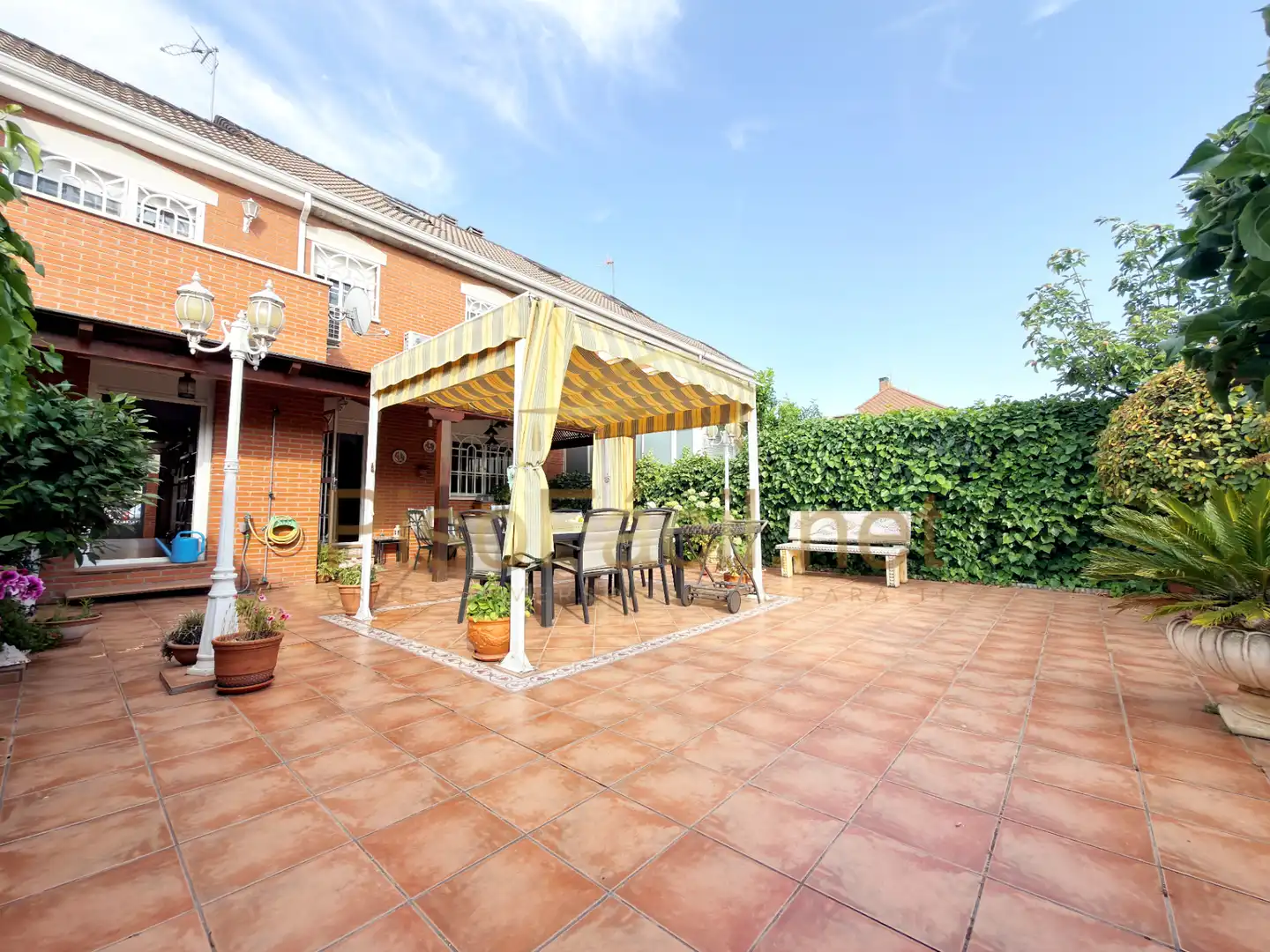Terrassa de Casa o xalet en venda en Parla amb Aire condicionat, Calefacció i Jardí privat