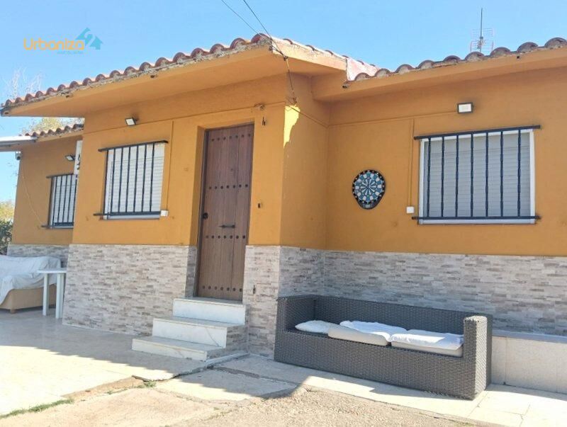 Vista exterior de Casa o chalet en venta en Badajoz Capital con Aire acondicionado, Jardín privado y Terraza