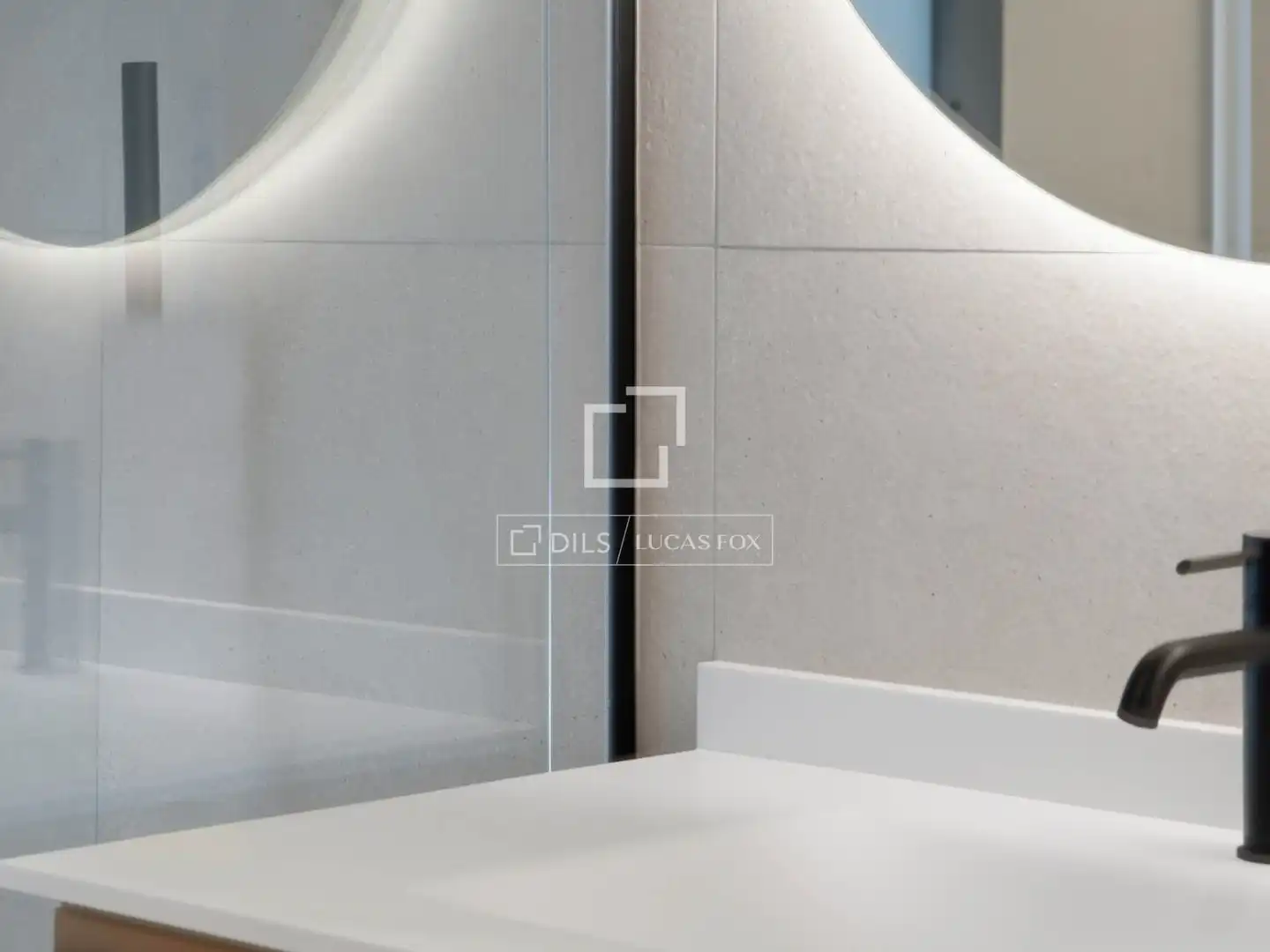 Baño de Piso en venta en  Palma de Mallorca con Aire acondicionado y Piscina