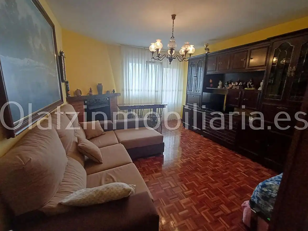 Living room of Flat for sale in Medina de Pomar  with Heating, Terrace and Community pool