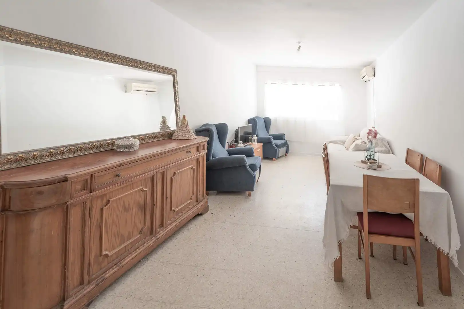 Sala de estar de Piso en venta en Fuengirola con Terraza, Amueblado y Balcón