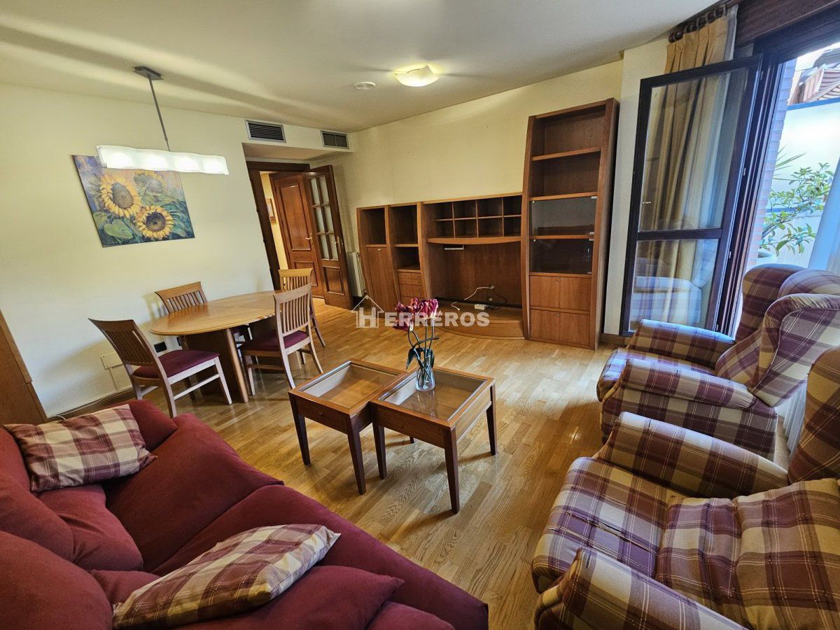 Living room of Flat for sale in  Logroño  with Heating, Parquet flooring and Terrace