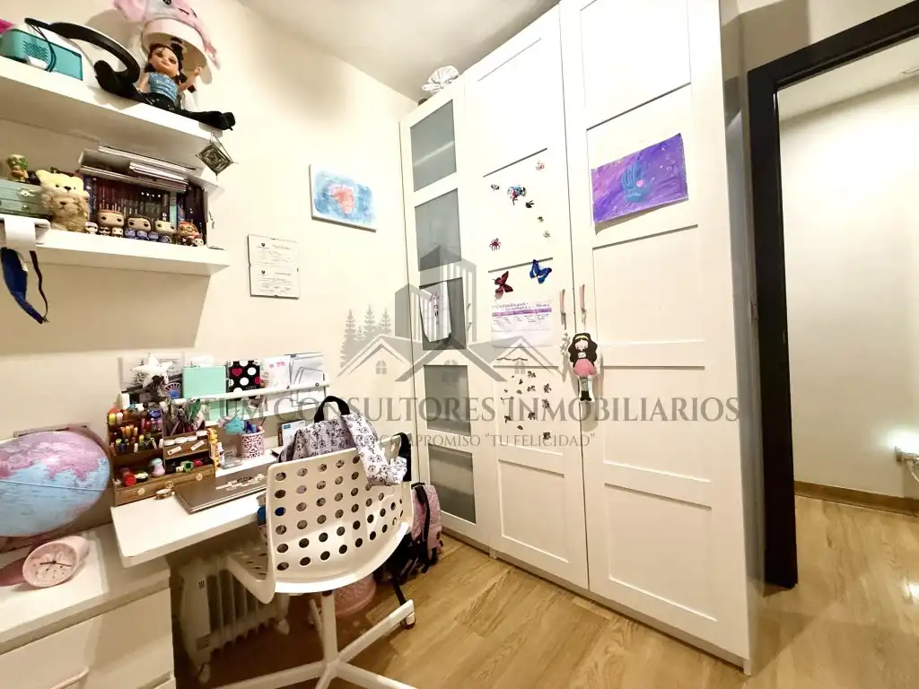 Bedroom of Flat for sale in Sevilla