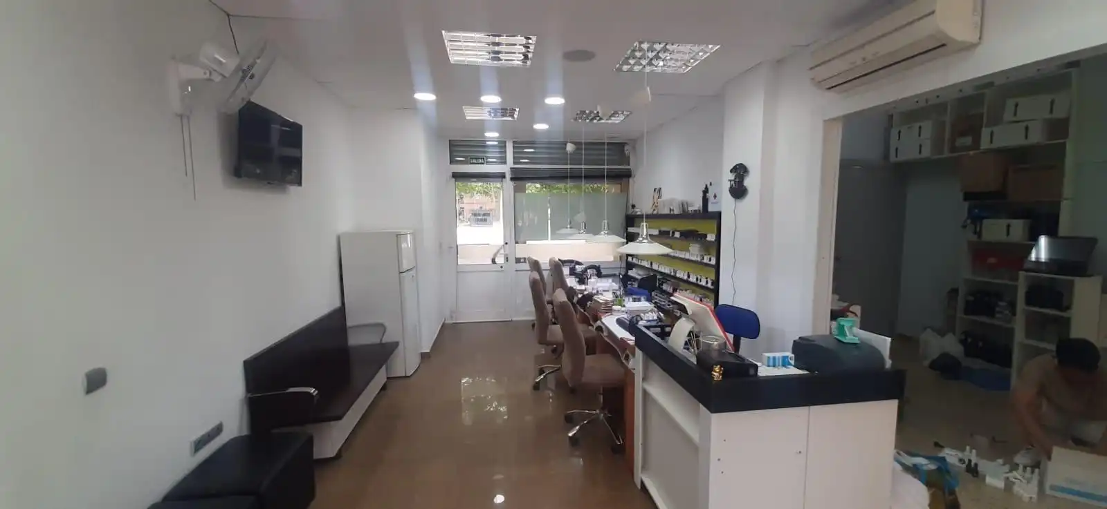 Locale commerciale in vendita a Centre - Sant Oleguer, imagen 2