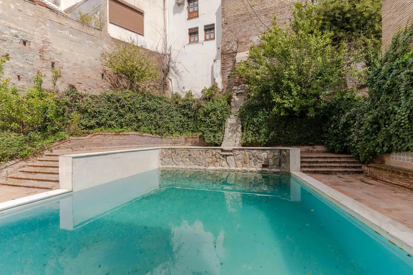 Piscina de Dúplex en venta en Granada con Aire acondicionado, Jardín privado y Trastero
