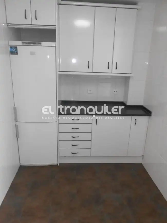Cuina de Pis de lloguer en Móstoles amb Parquet, Terrassa i Rentadora