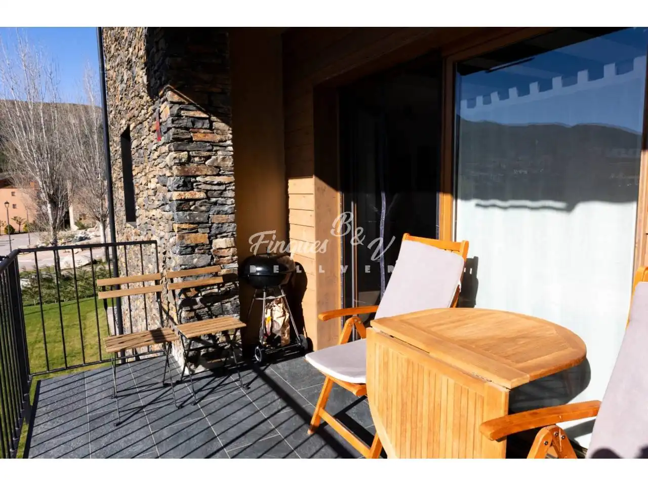 Terraza de Apartamento en venta en Bellver de Cerdanya con Aire acondicionado, Calefacción y Parquet