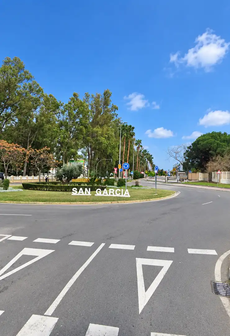 Adossat en venda a San García