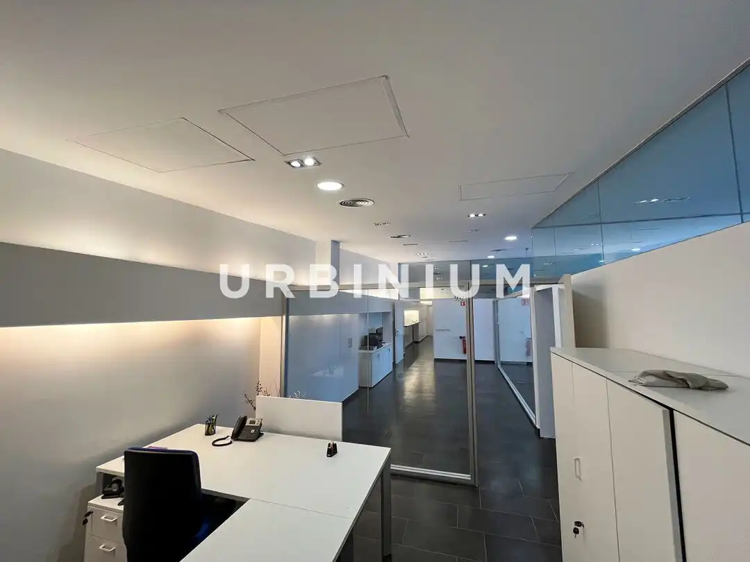 Oficina de alquiler en Palol de Revardit