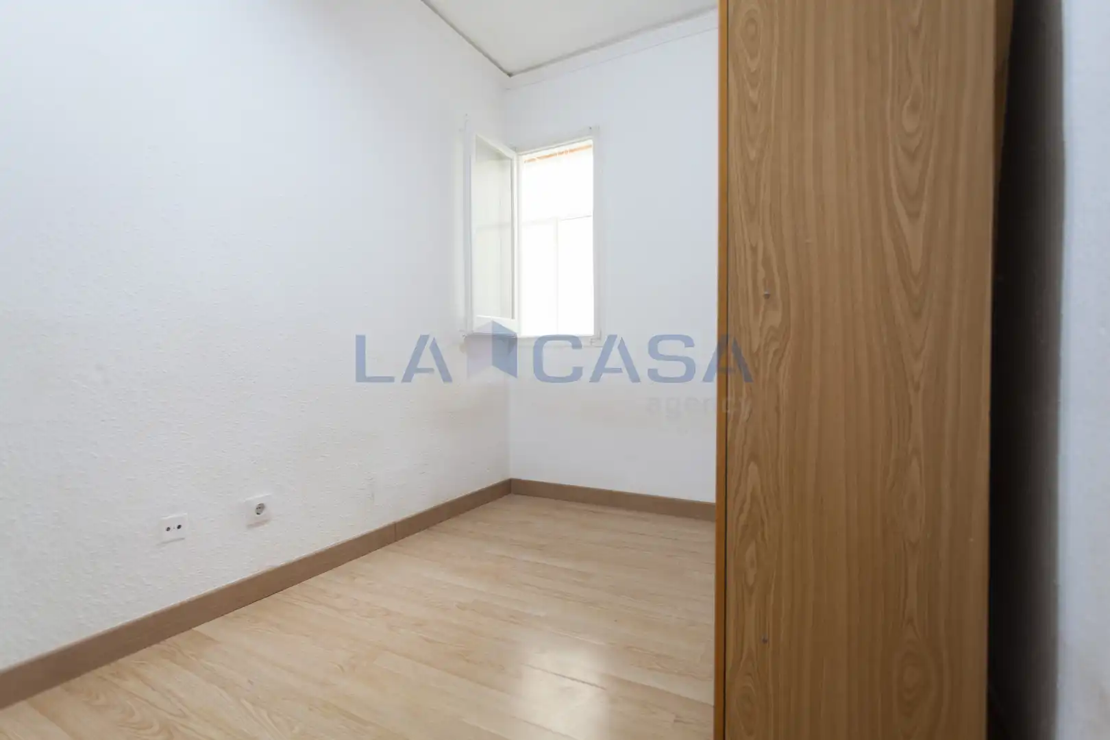 Bedroom of Attic for sale in L'Hospitalet de Llobregat  with Balcony