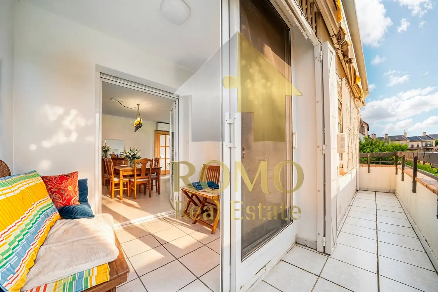 Vista exterior de Casa adosada en venta en Santa Perpètua de Mogoda con Aire acondicionado, Calefacción y Jardín privado