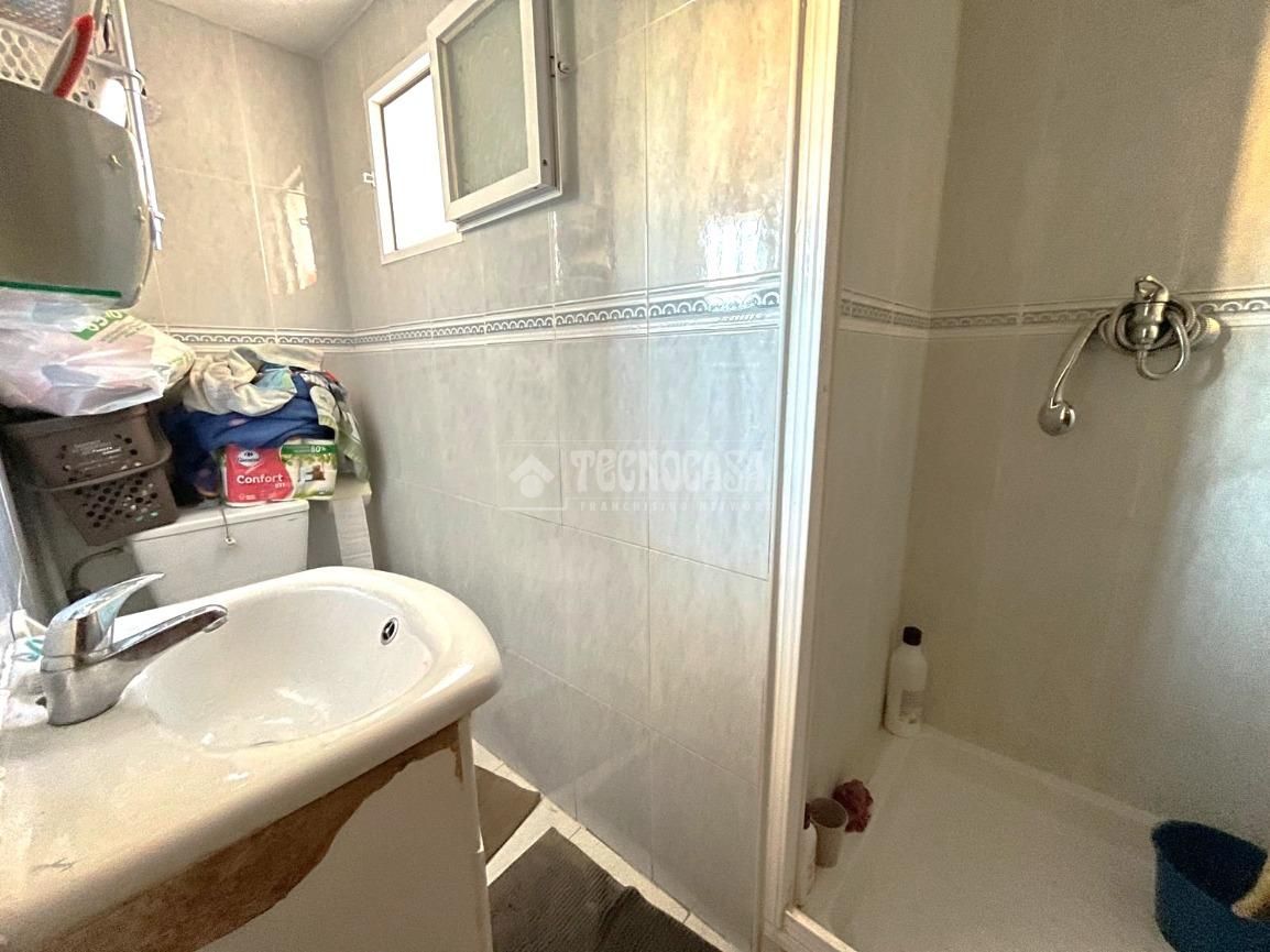 Bany de Pis en venda en Puente Genil amb Aire condicionat