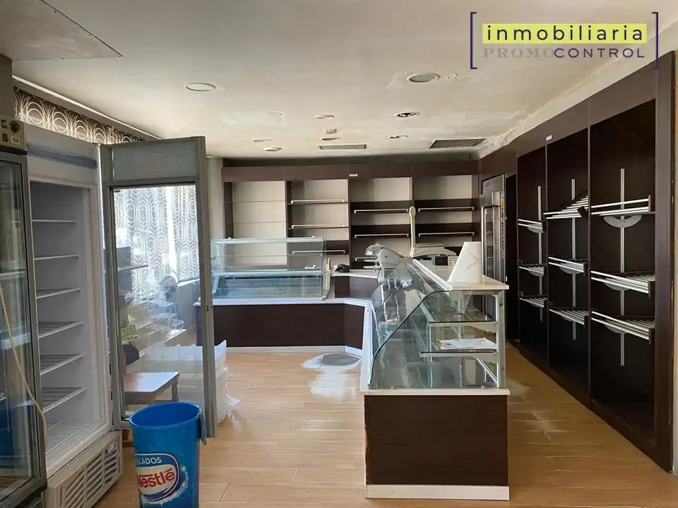 Local comercial de lloguer a Avenida Galo Ponte 54, imagen 22