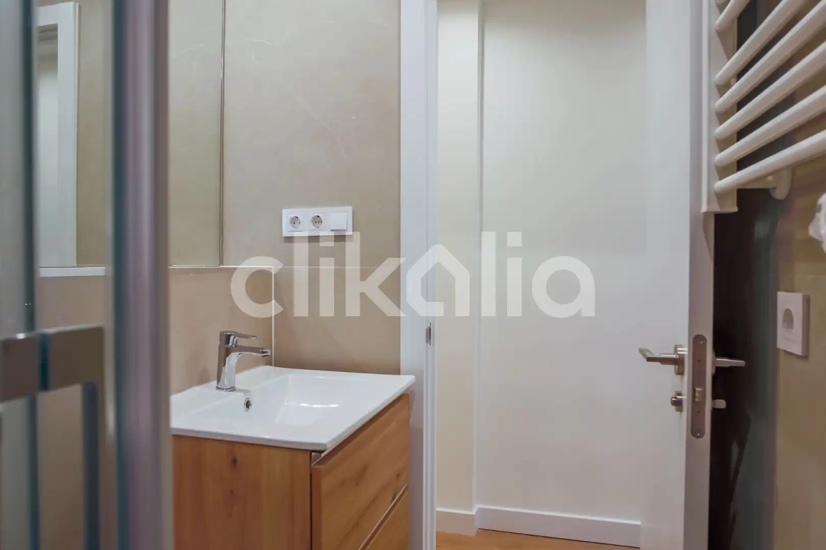 Bathroom of Flat for sale in Madrid  with Air Conditioner, Heating and Terrace