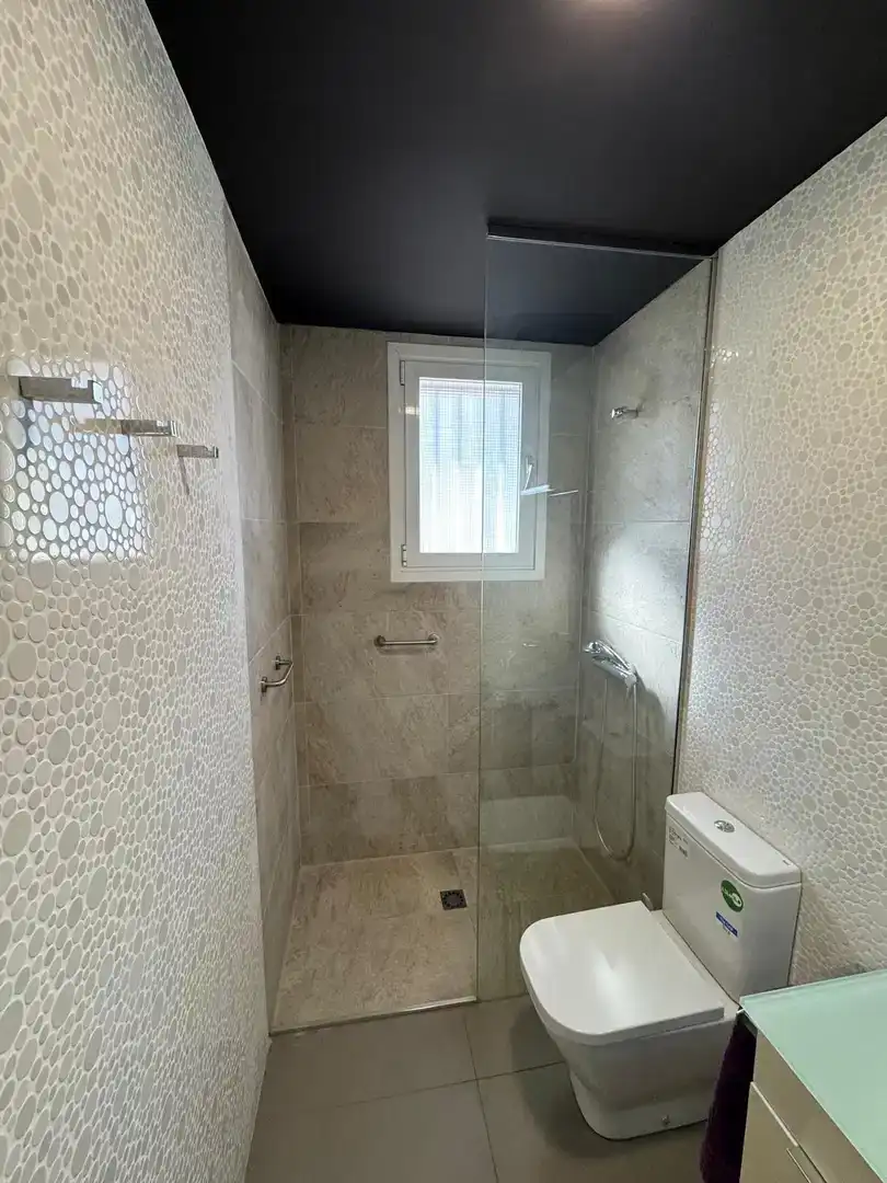 Badezimmer von Wohnungen zum Verkauf in Los Alcázares mit Klimaanlage, Schwimmbad und Balkon