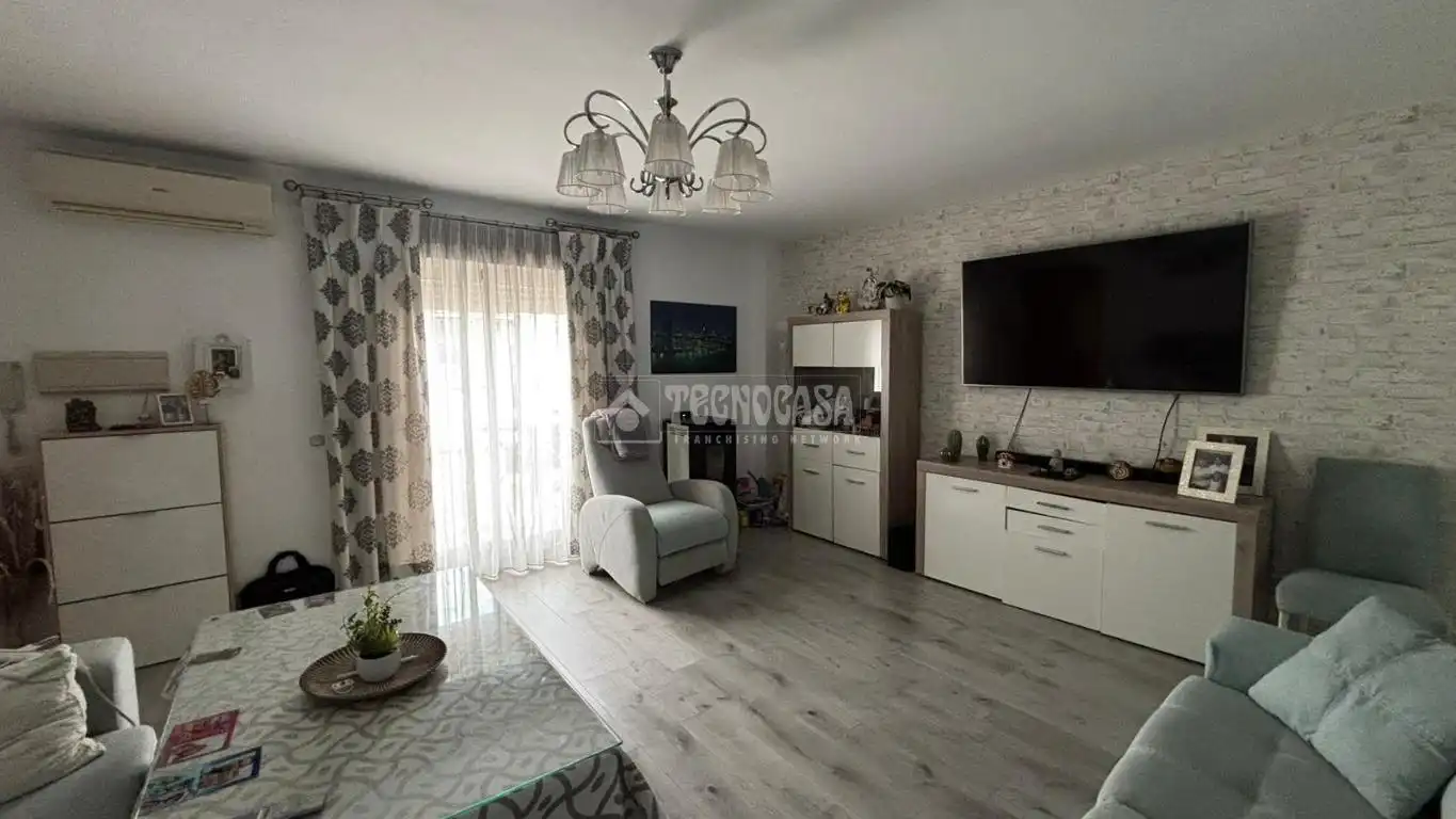 Sala de estar de Piso en venta en Mengíbar con Aire acondicionado y Parquet