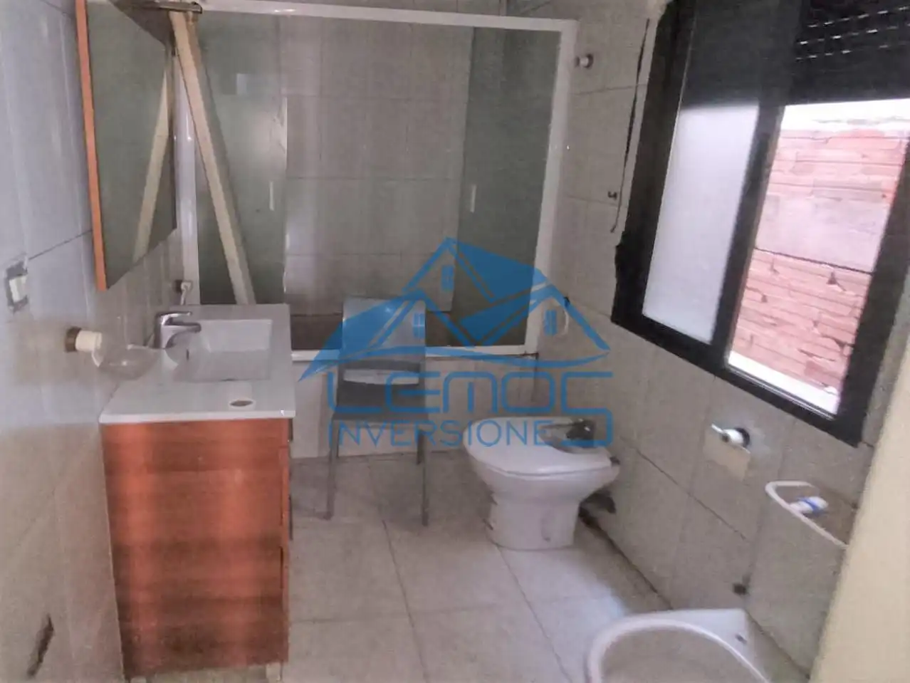 Bathroom of Houses for sale in Arenzana de Abajo