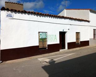 Exterior view of House or chalet for sale in Bodonal de la Sierra