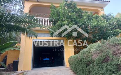 Exterior view of House or chalet for sale in Chiva  with Air Conditioner, Heating and Private garden