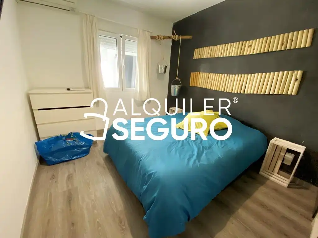 Bedroom of Flat for rent in Madrid  with Air Conditioner, Heating and Terrace