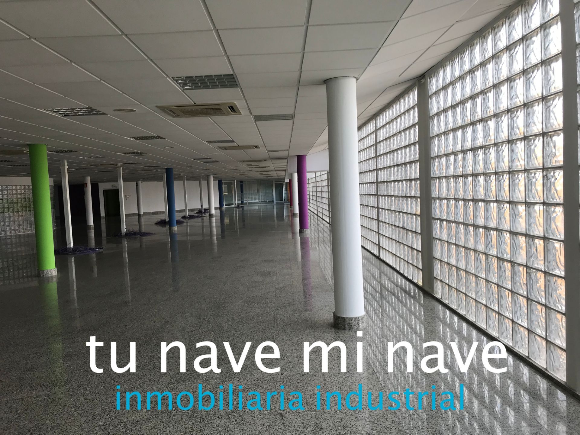 Office for rent in Camargo  with Air Conditioner