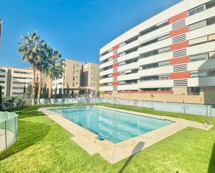 Swimming pool of Flat to rent in  Granada Capital  with Air Conditioner, Heating and Parquet flooring