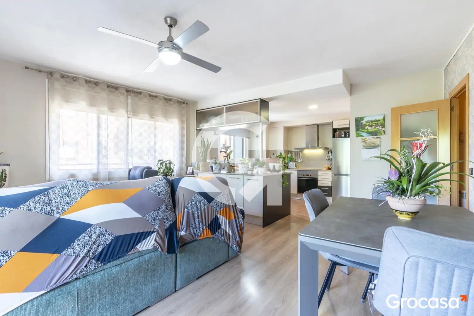 Sala de estar de Piso en venta en Sant Feliu de Llobregat con Aire acondicionado, Calefacción y Horno