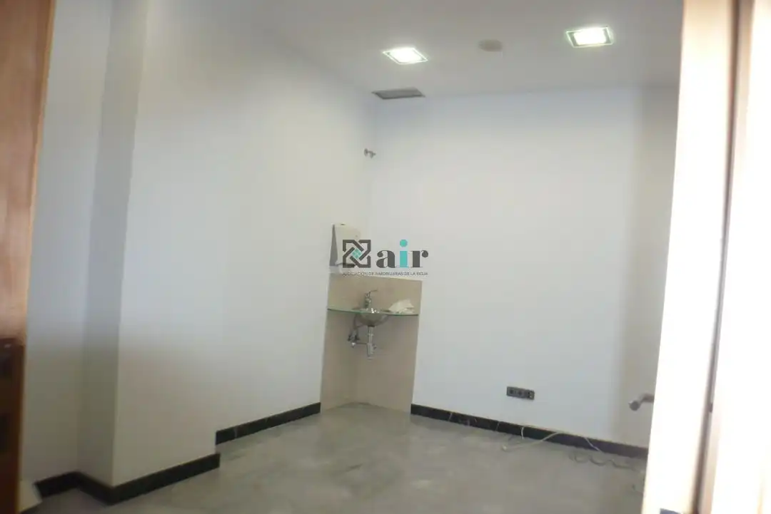Business premises to rent in Calle Lardero, imagen 15