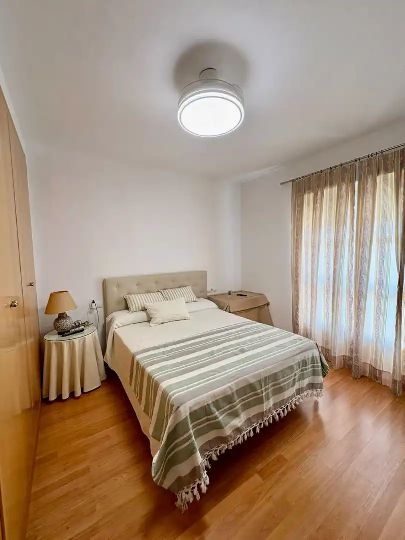 Dormitori de Casa o xalet en venda en Gerena amb Aire condicionat, Calefacció i Terrassa