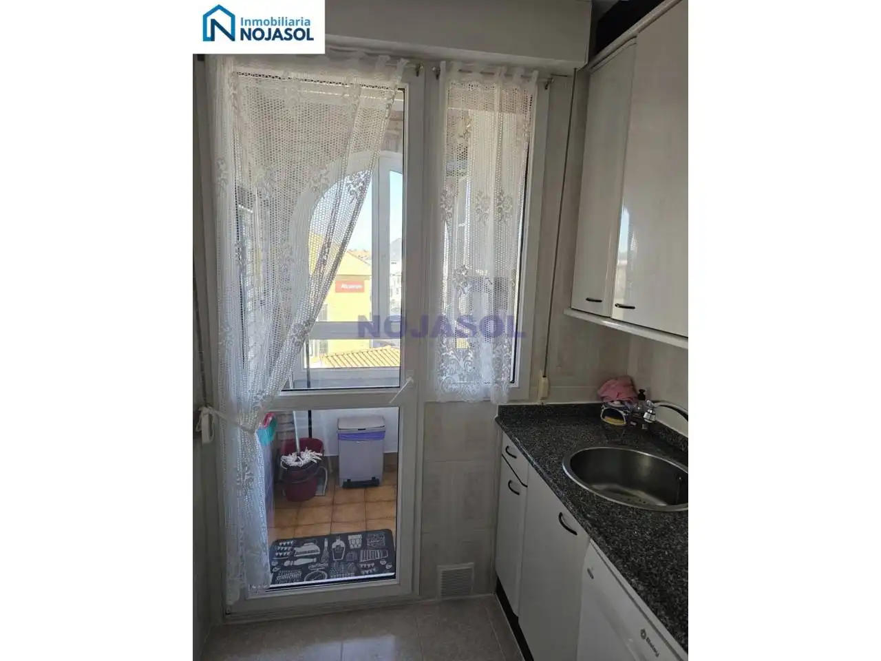 Cuina de Apartament en venda en Noja amb Calefacció, Terrassa i Moblat