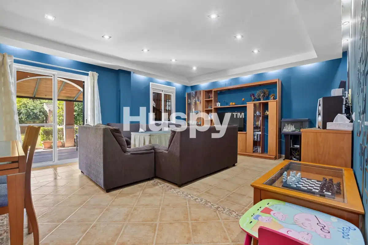 Chalet con balcón en venta en Calle Torre del Oro, imagen 4