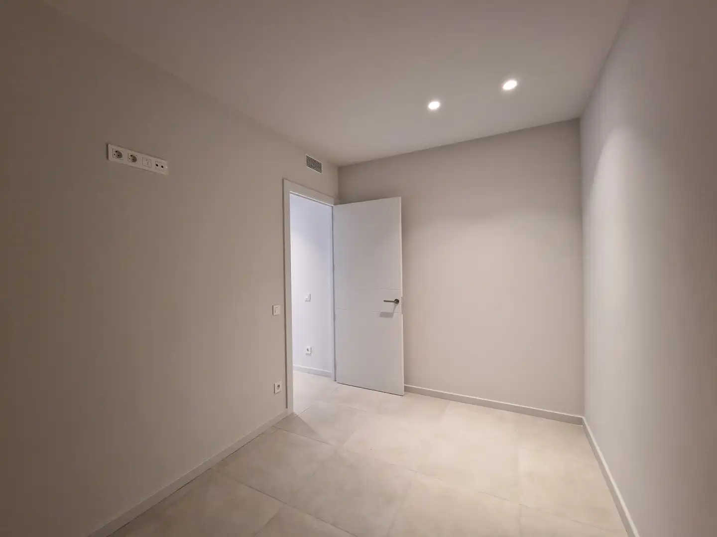 Ático en venta en Girona con Aire acondicionado, Calefacción y Terraza