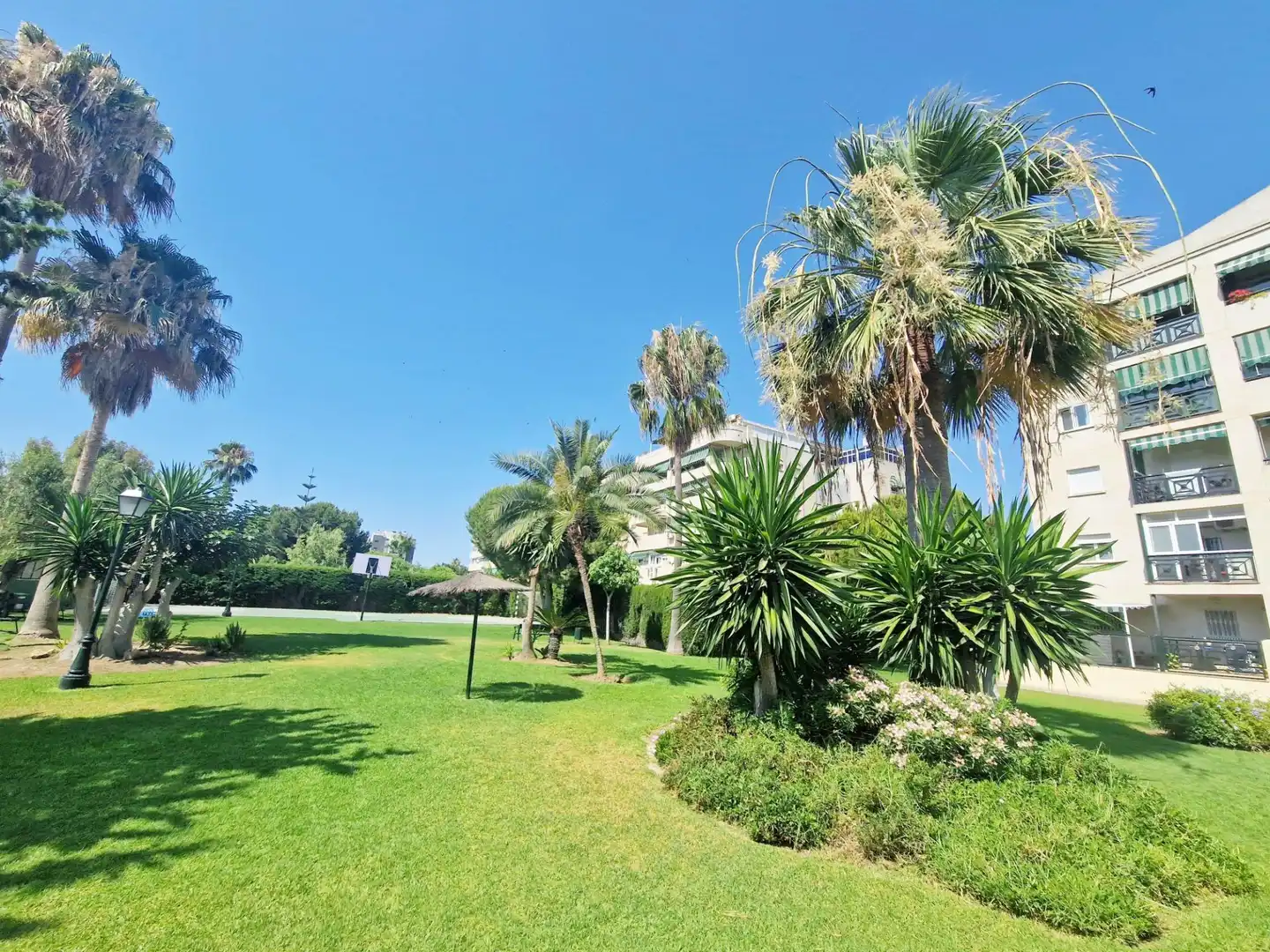 Vista exterior de Àtic en venda en Málaga amb Aire condicionat, Calefacció i Jardí privat