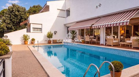 Casa con vistas panorámicas al mar y gran parcela en Mataró