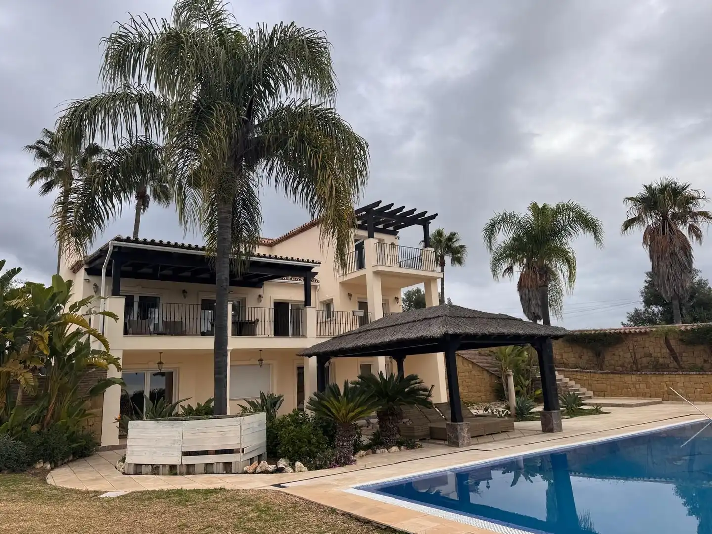 Detached house with pool for sale in Selwo, imagen 3