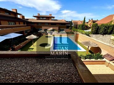 Casa aparellada amb piscina de lloguer a Alto de los Molinos
