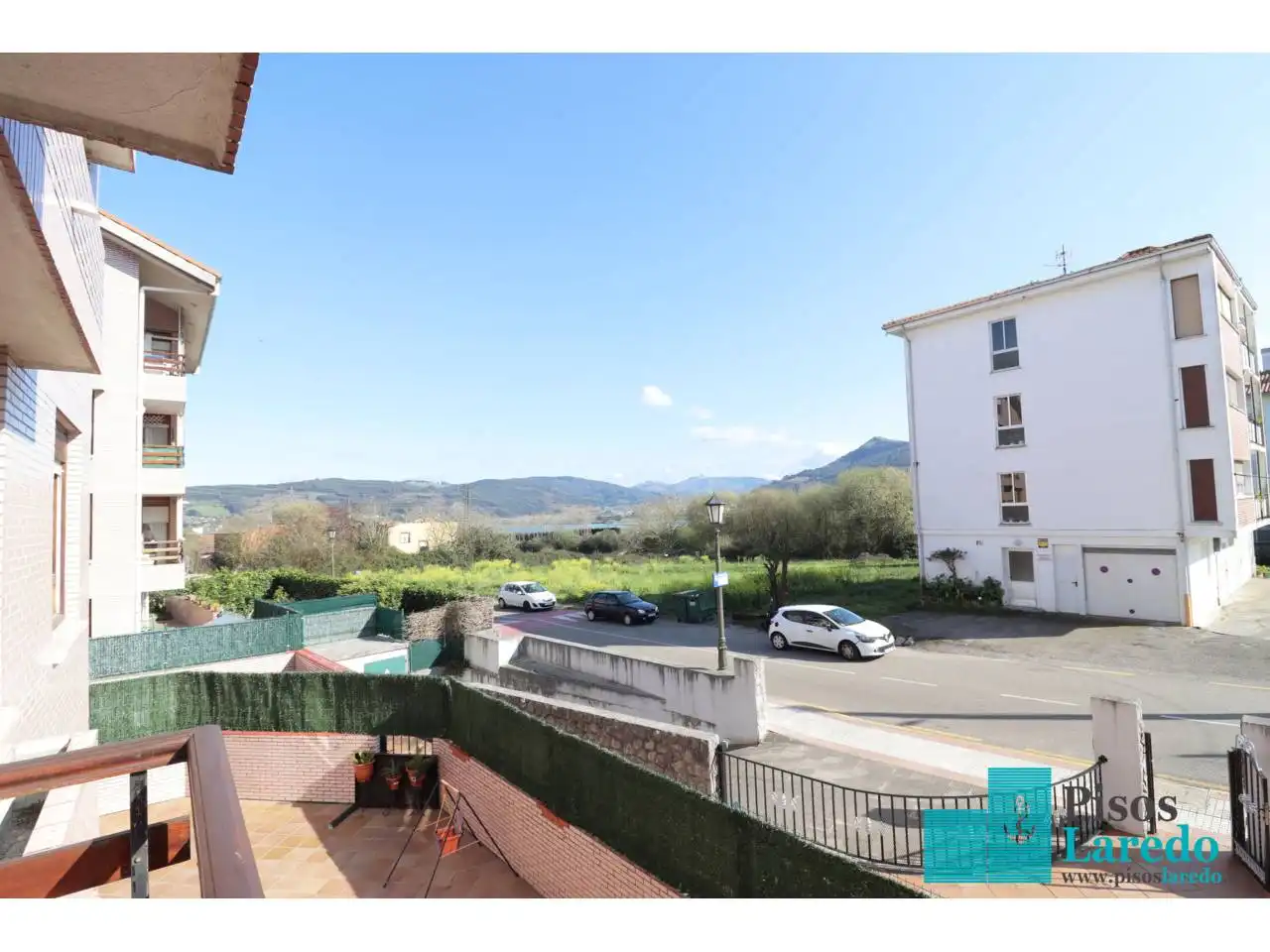 Außenansicht von Wohnung zum Verkauf in Bárcena de Cicero mit Heizung, Terrasse und Möbliert