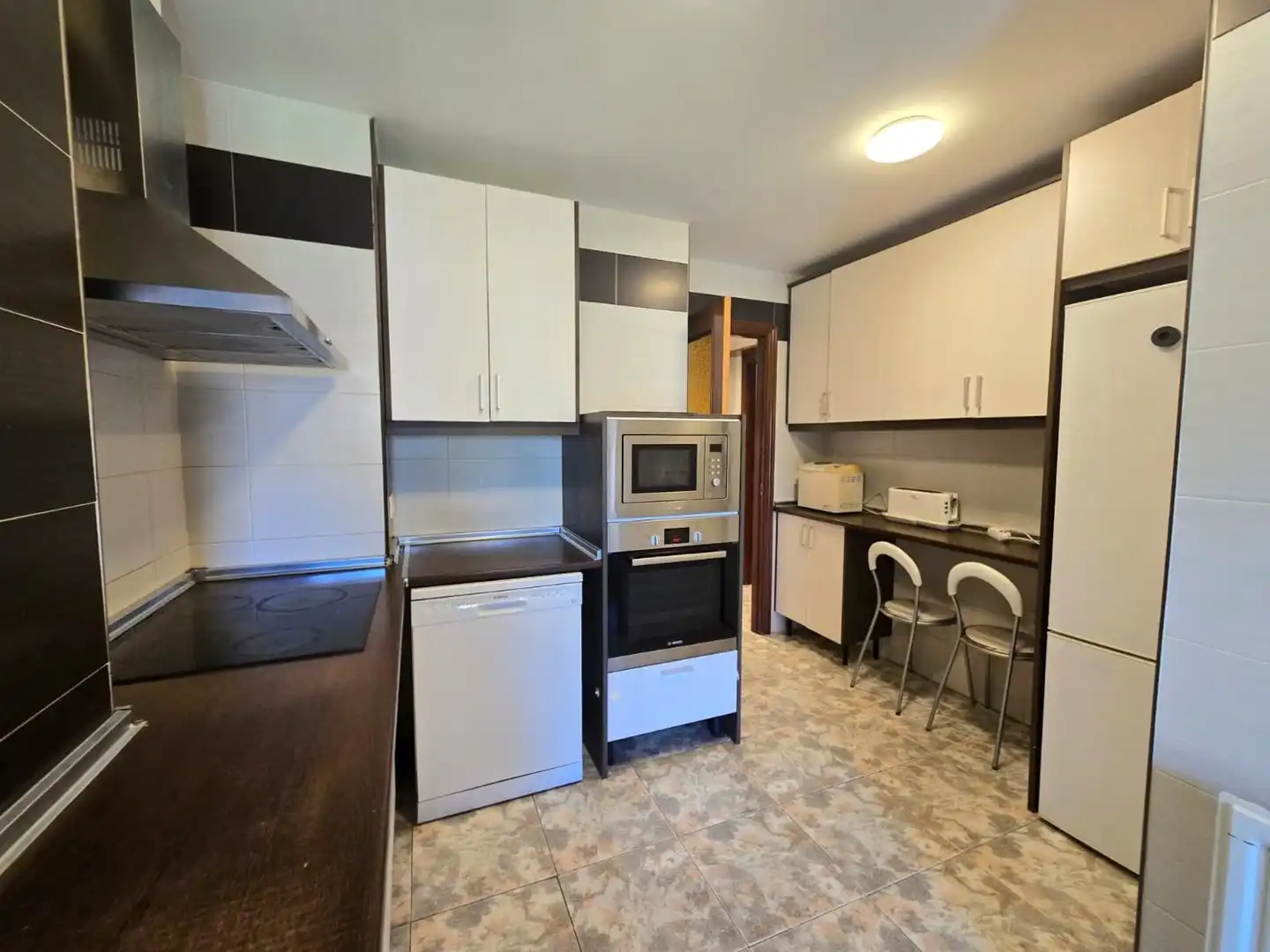 Cocina de Piso de alquiler en Plasencia con Aire acondicionado, Calefacción y Terraza