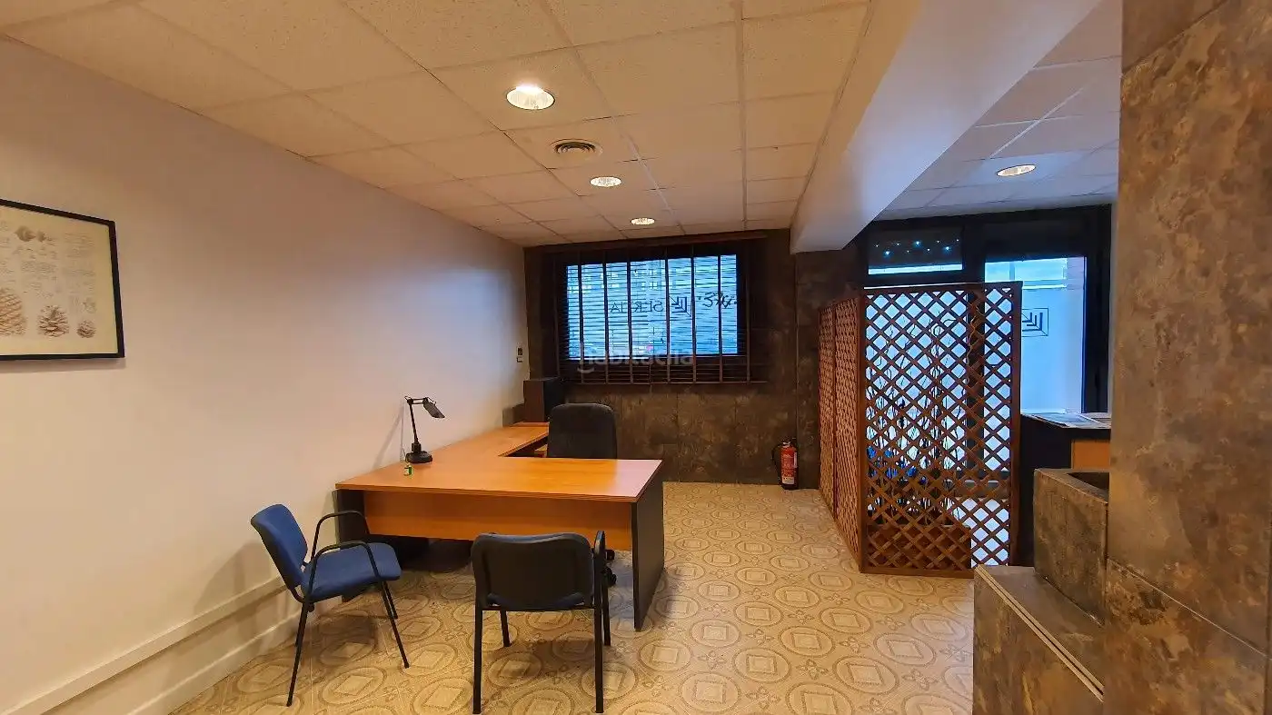 Local comercial en venda a Carrer de Genís Sala 22, imagen 3