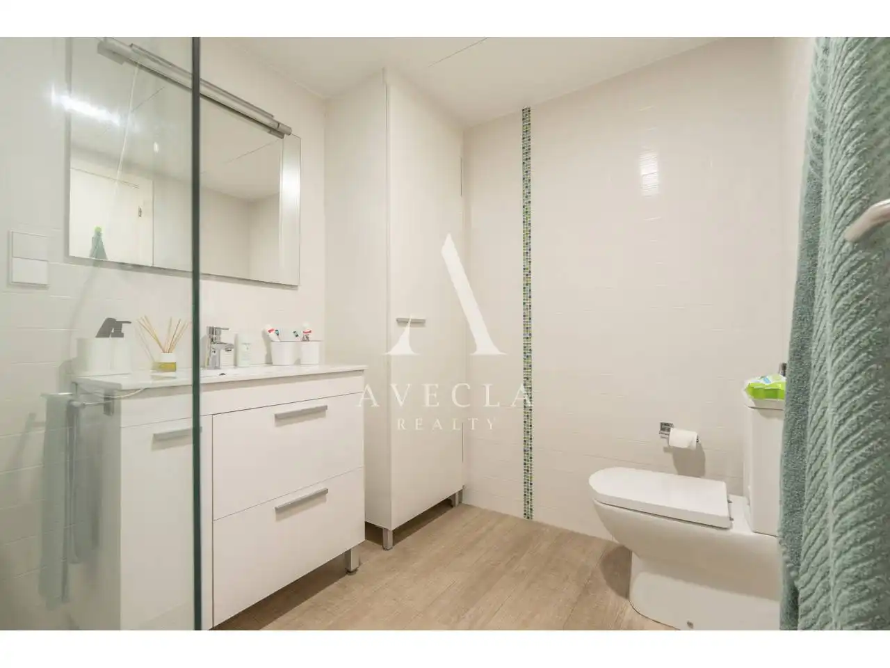 Bathroom of Detached homes for sale in Sant Cugat del Vallès  with Air Conditioner, Heating and Parquet flooring