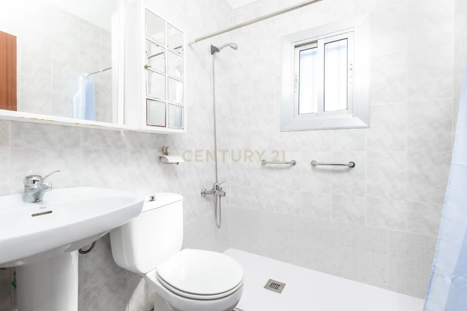 Bathroom of Houses for sale in Olivella  with Private garden, Storage room and Swimming Pool