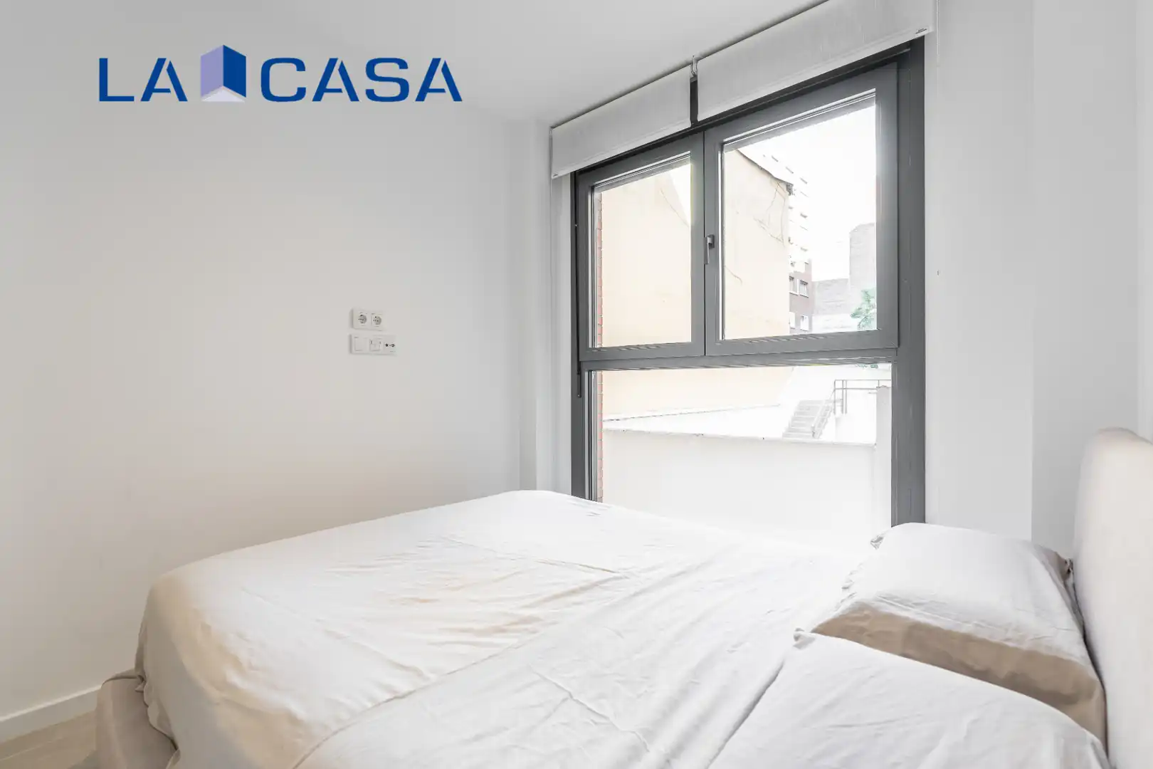 Bedroom of Flat for sale in Madrid