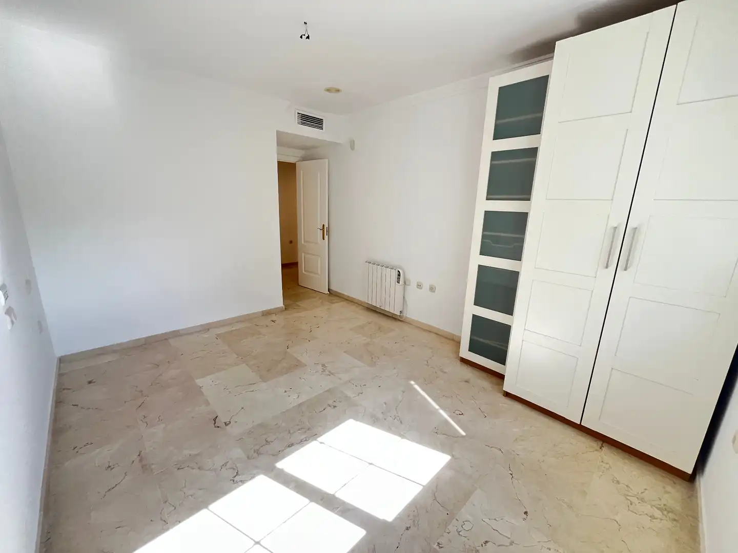 Ático de alquiler en Marbella con Aire acondicionado, Calefacción y Terraza