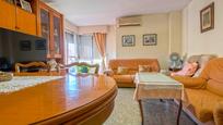 Living room of Flat for sale in  Sevilla Capital  with Air Conditioner and Terrace