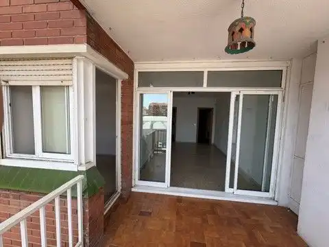 Pis amb ascensor en venda a Riera Blanca 180