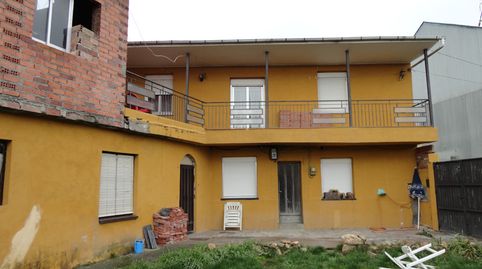 Solvia Inmobiliaria  Chalet independiente Camponaraya