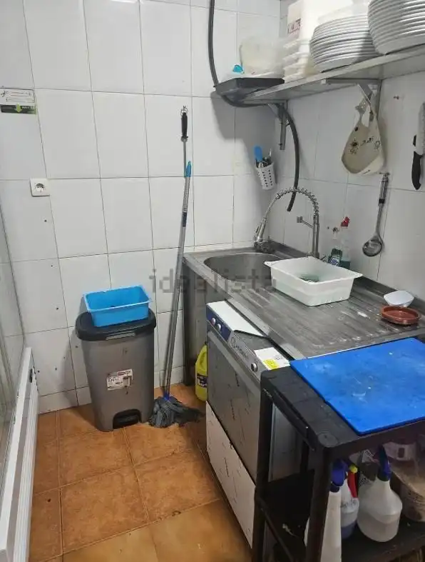 Cuina de Local de lloguer en Alicante / Alacant amb Aire condicionat i Moblat
