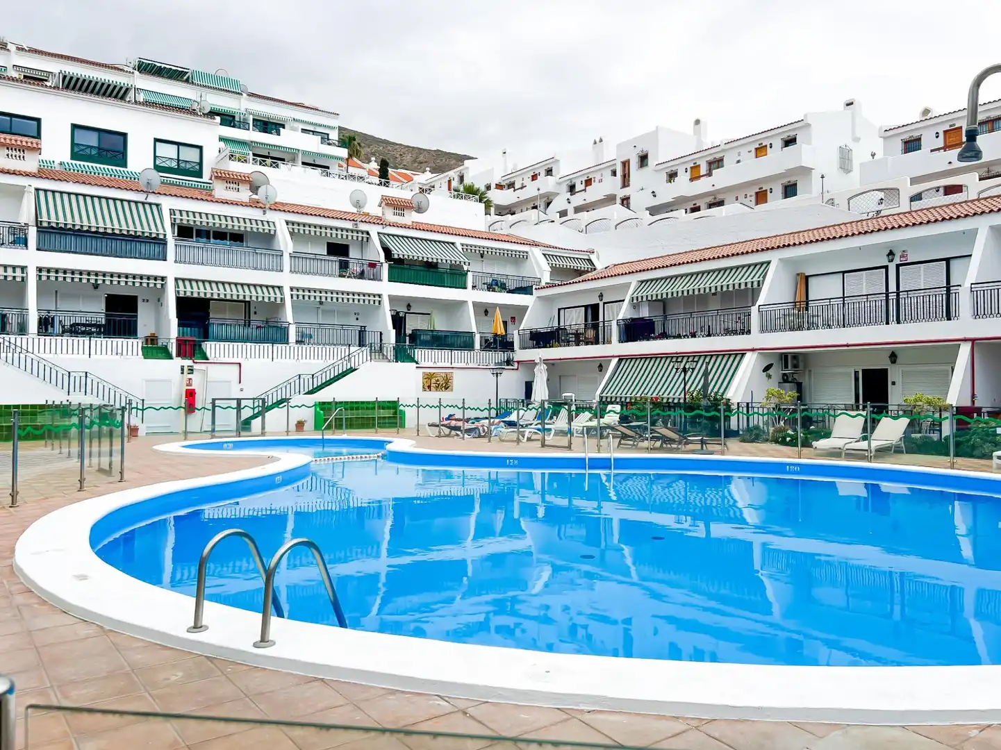 Vista exterior de Apartament en venda en Arona amb Terrassa i Piscina comunitària