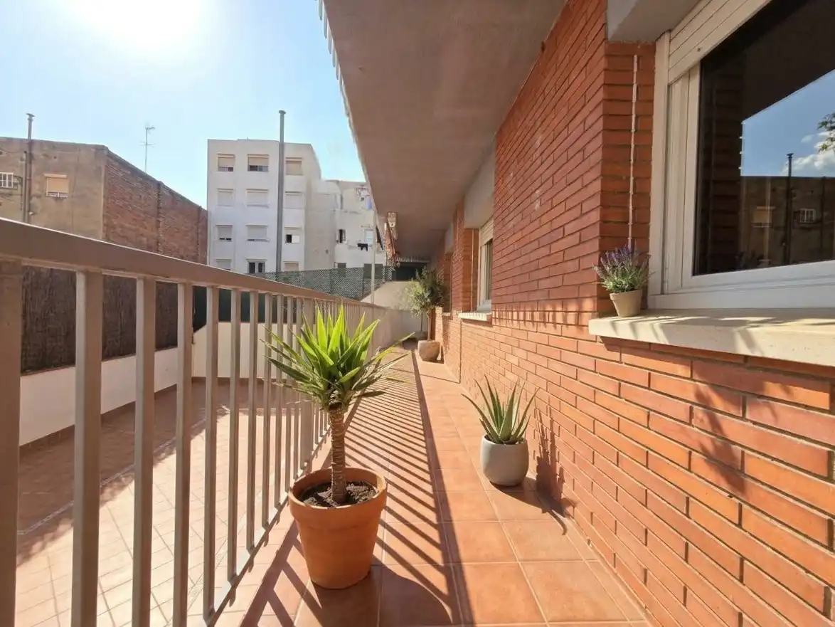 Exterior view of Flat for sale in Collblanc - La Torrassa